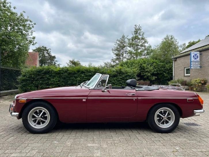 MGB 1972, Damask Red, Auto's, MG, Particulier, B, Open dak, Radio, Benzine, Cabriolet, Handgeschakeld, Rood, Zwart, Kunstmatig leder