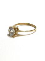 14k gouden ring met een zirkonia, 18 tot 19, ., Ophalen of Verzenden, Zo goed als nieuw