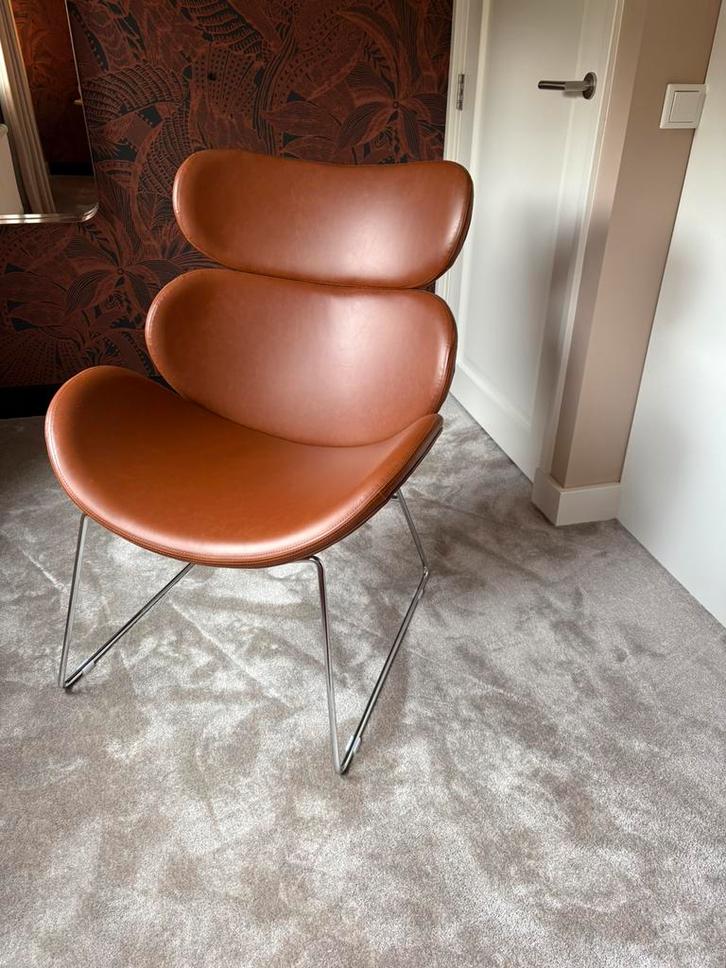 Mooie kunstleren fauteuil cognaceurig, Huis en Inrichting, Fauteuils, Zo goed als nieuw, Overige materialen, 50 tot 75 cm, Minder dan 75 cm