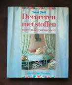 Decoreren met stoffen - Tricia Guild, Ophalen of Verzenden, Zo goed als nieuw, Tricia Guild, Interieur en Design
