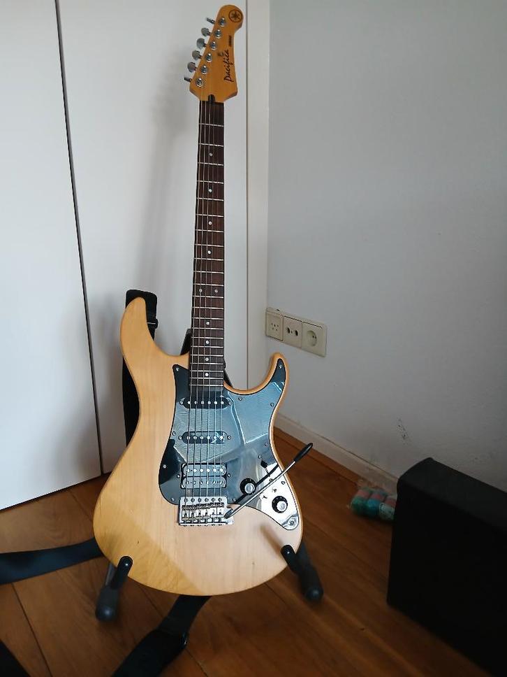 Yamaha Pacifica  112X refurbished en upgraded, Muziek en Instrumenten, Snaarinstrumenten | Gitaren | Elektrisch, Gebruikt, Solid body