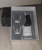 Design waterkan/schenkkan met 2 glazen in luxe geschenkdoos., Huis en Inrichting, Keuken | Servies, Ophalen, Nieuw, Glas, Overige stijlen