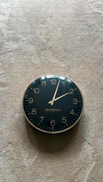 Riverdale fashiobale living klok beschikbaar voor biedingen