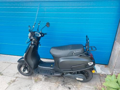 Elektrische La Souris E-sourini Snor Scooter Weinig Km, Fietsen en Brommers, Brommeronderdelen | Scooters, Zo goed als nieuw, Overige merken