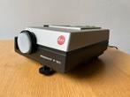 Leica Pradovit P 150 Diaprojector, Audio, Tv en Foto, Ophalen, Gebruikt, Met scherm