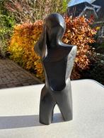 Bronzen sculptuur van een gestileerde dame, marmeren sokkel, Ophalen of Verzenden, Brons