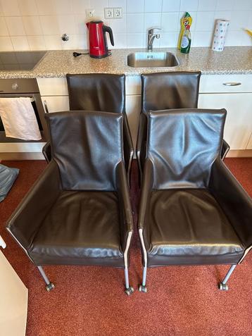 Stoelen 4 keer  beschikbaar voor biedingen
