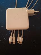 Apple USB-C lichtnetadapter 61W + 2 kabels, Computers en Software, Laptop-opladers, Ophalen of Verzenden, Zo goed als nieuw