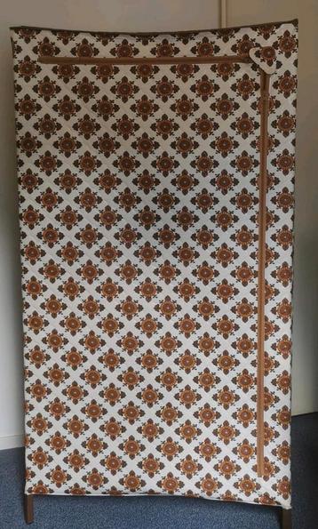  UNIEKE SET vintage retro kleding kasten.      beschikbaar voor biedingen