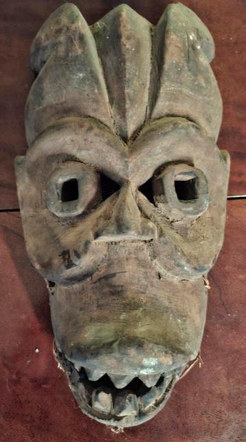 Afrikaans Houten Masker Beweegbare Kaak Congo Stijl beschikbaar voor biedingen