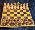 Vintage houten schaakspel, Een of twee spelers, Ophalen of Verzenden, Gebruikt