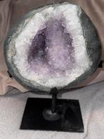 Amethist - ruim 2,5 kg (gewicht excl. standaard), Verzamelen, Mineralen en Fossielen, Ophalen of Verzenden, Mineraal