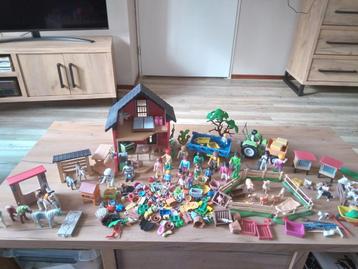Grote set boerderij van playmobil beschikbaar voor biedingen