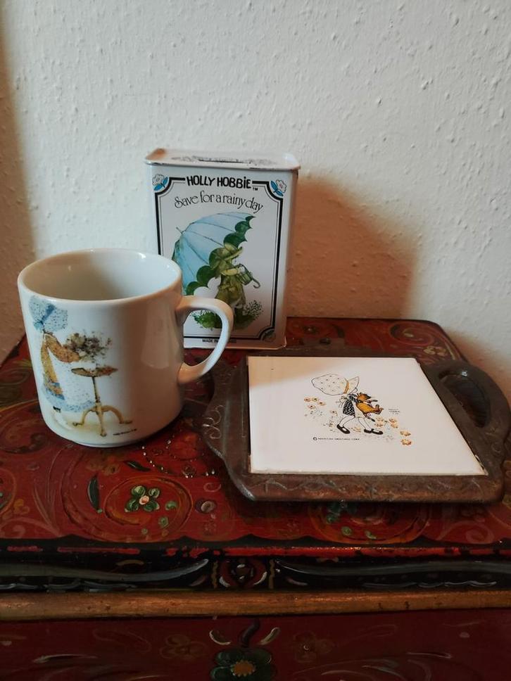 Mooie onderzetter, spaarpot en mok van Holly Hobbie, Verzamelen, Retro, Huis en Inrichting, Verzenden