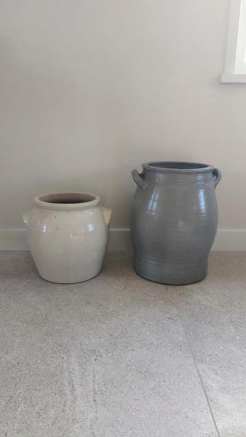 2 Antieke Keulse Potten - Crème & Grijs beschikbaar voor biedingen