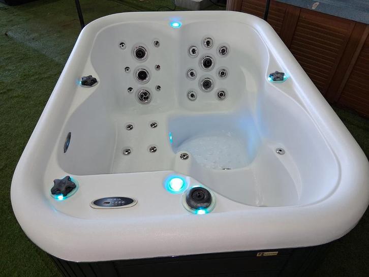 Balboa 3 persoons jacuzzi Inclusief Bezorging&garantie spa, Tuin en Terras, Bubbelbaden en Hottubs, Gebruikt, Filter, Ophalen of Verzenden