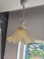 Zeer oude plafondlamp foto 1 en 2