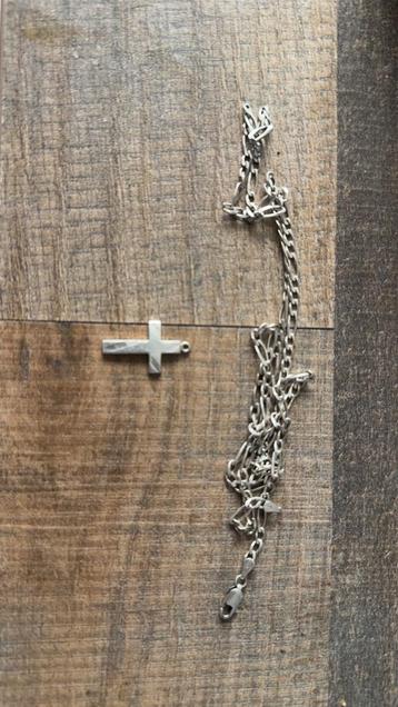 Zilveren ketting  beschikbaar voor biedingen