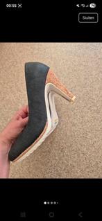 Trend one, Ophalen of Verzenden, Zo goed als nieuw, Sneakers of Gympen