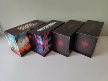4x MTG giftbox doosjes voor bewaren mtg kaarten beschikbaar voor biedingen