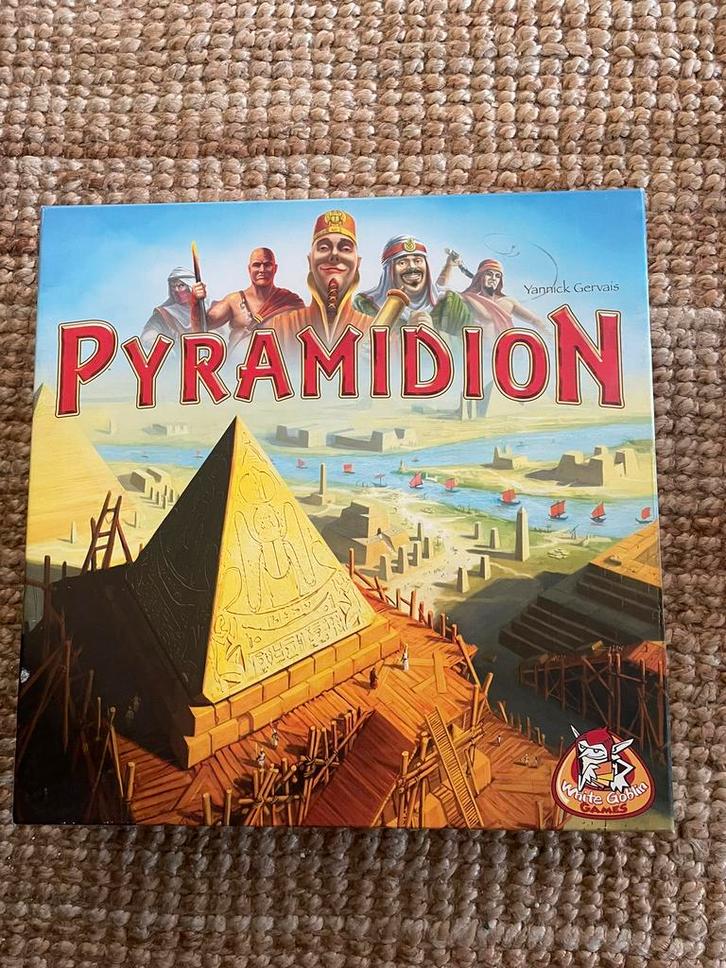 Pyramidion spel, Hobby en Vrije tijd, Gezelschapsspellen | Kaartspellen, Zo goed als nieuw, Een of twee spelers, Drie of vier spelers