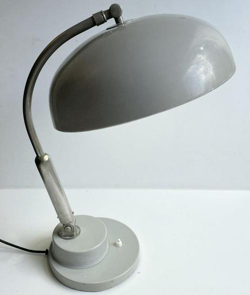 Bijzondere Hala TL bureaulamp grijs, Huis en Inrichting, Lampen | Tafellampen, Gebruikt, 50 tot 75 cm, Metaal, Ophalen of Verzenden