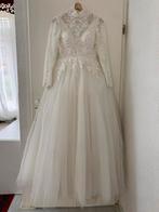 A-lijn Trouwjurk met Sluier en 4 Hoops - Maat M, Kleding | Dames, Trouwkleding en Trouwaccessoires, Ophalen of Verzenden, Zo goed als nieuw