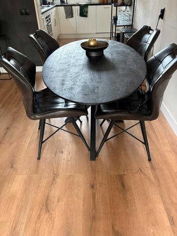 Te koop: 4 industriële eetkamerstoelen– donkerbruin leerlook