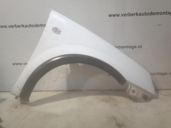 Spatbord Rechts Voor Opel Combo (Corsa C) (2006-06/2012-02), Auto-onderdelen, Carrosserie en Plaatwerk, Opel, Gebruikt