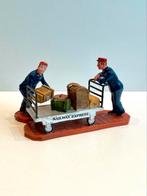 Lemax Baggage Handlers, set of 2 (12508), Diversen, Kerst, Verzenden