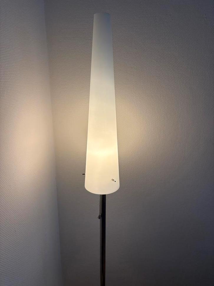 Mooie Staande Lamp - Stijlvol Design, Huis en Inrichting, Lampen | Vloerlampen, Gebruikt, 150 tot 200 cm, Metaal, Ophalen