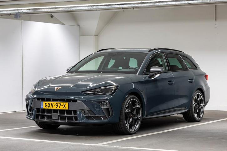CUPRA Leon Sportstourer 1.5 TSI e-Hybrid VZ Performance 272p, Auto's, Cupra, Bedrijf, Te koop, Leon, ABS, Achteruitrijcamera, Adaptive Cruise Control