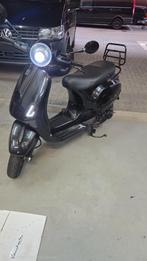 Vespa LX50 2V4T 80cc - Vol Opties!, Fietsen en Brommers, Scooters | Vespa, Gebruikt, Ophalen of Verzenden, 80 cc, Benzine