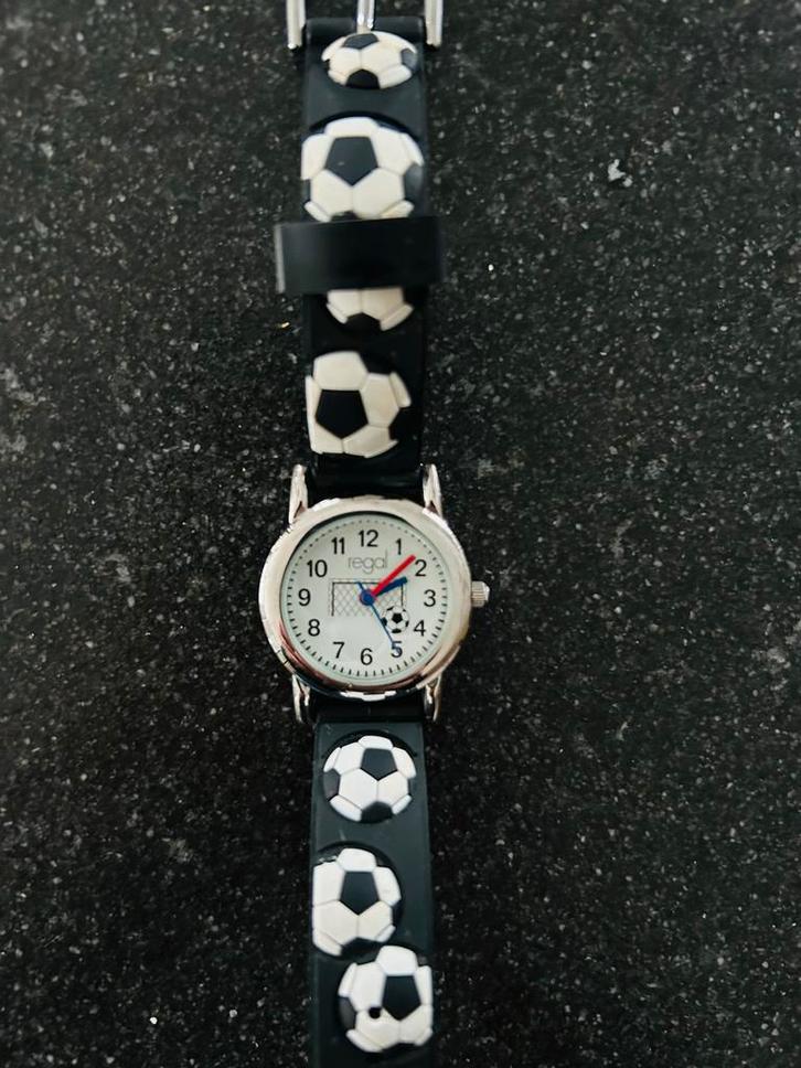 Regal Voetbal Horloge voor Kinderen - Analoog, Sieraden, Tassen en Uiterlijk, Horloges | Kinderen, Zo goed als nieuw, Jongen of Meisje