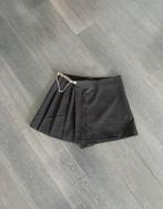 Zwarte plooi skort shorts short broekrok Zara maat L, Kleding | Dames, Rokken, Verzenden, Maat 42/44 (L), Zo goed als nieuw, Boven de knie