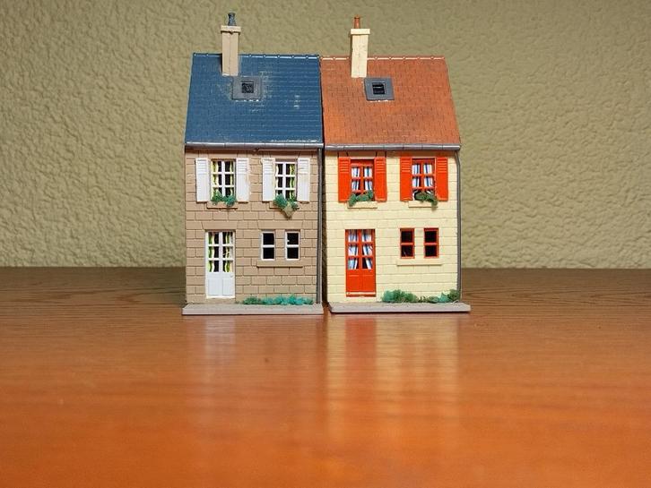 Jouef 983 - Rijtjeshuizen (2x), Hobby en Vrije tijd, Modeltreinen | H0, Gebruikt, Brug, Tunnel of Gebouw, Gelijkstroom of Wisselstroom