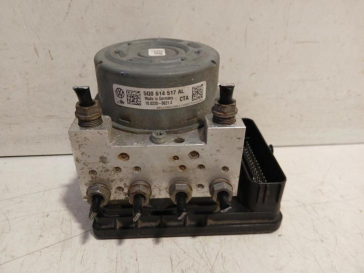 Abs pomp Volkswagen Golf, Auto-onderdelen, Remmen en Aandrijving, Volkswagen, Gebruikt, Herkomst onderdeel bekend, 12 maanden garantie