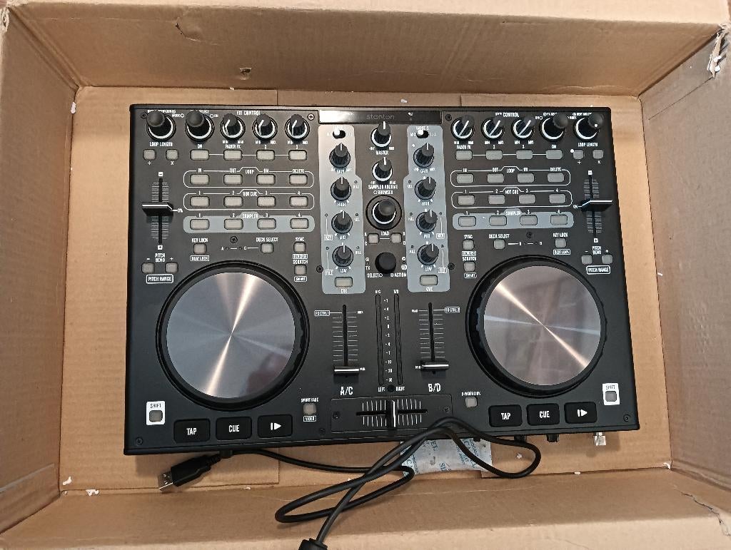 Stanton DJC4 DJ Controller & Mixer - Perfecte Staat Compleet, Muziek en Instrumenten, Dj-sets en Draaitafels, Zo goed als nieuw