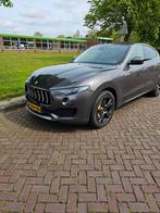 Maserati Levante 3.0 V6 430pk AWD 2017 Grijs, Auto's, Maserati, Te koop, Zilver of Grijs, Geïmporteerd, 5 stoelen