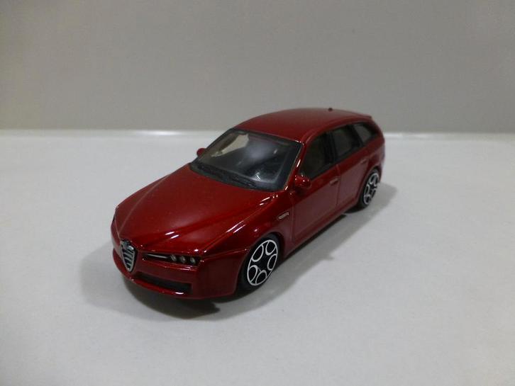 Bburago Alfa Romeo 159 SW rood, Hobby en Vrije tijd, Modelauto's | 1:43, Zo goed als nieuw, Auto, Overige merken, Ophalen of Verzenden