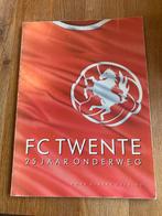 FC Twente 25 jaar onderweg, Ophalen of Verzenden, Gebruikt, F.C. Twente, Boek of Tijdschrift
