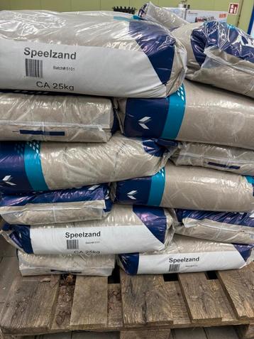 Zandbak zand / speelzand beschikbaar voor biedingen