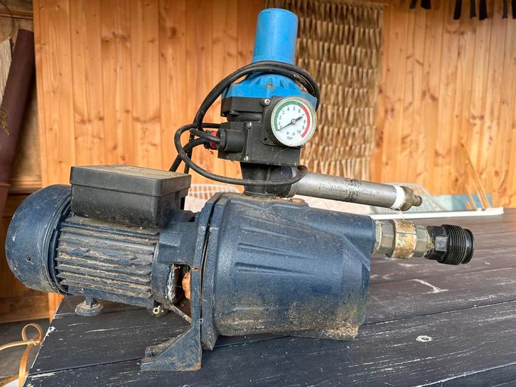 Gebruikte Hydrofoorpomp - Defect, Tuin en Terras, Waterpompen, Gebruikt, Elektrisch, Hydrofoorpomp, Ophalen of Verzenden
