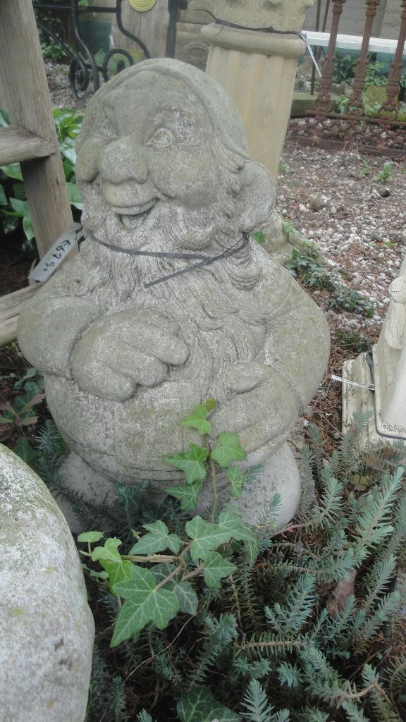 2 verschillende kabouters en paddestoel beton, Tuin en Terras, Tuinbeelden, Nieuw, Tuinkabouter, Beton, Ophalen