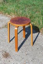 Artek houten kruk Alvar Aalto, Huis en Inrichting, Krukjes, Gebruikt, Ophalen of Verzenden, Nvt, Nvt