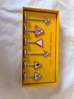 dinky Toys verkeersborden nr 41, Ophalen of Verzenden, Nieuw, Bus of Vrachtwagen