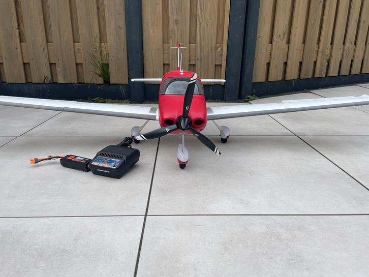 Cirrus rc vliegtuig compleet met accu, Hobby en Vrije tijd, Modelbouw | Radiografisch | Vliegtuigen, Nieuw, Ophalen