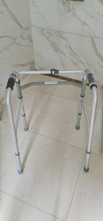 Looprek / rollator zonder wielen  beschikbaar voor biedingen