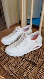 Nieuwe Skechers Uno laag maat 39 kleur wit, Kleding | Dames, Schoenen, Ophalen of Verzenden, Zo goed als nieuw, Wit, Sneakers of Gympen