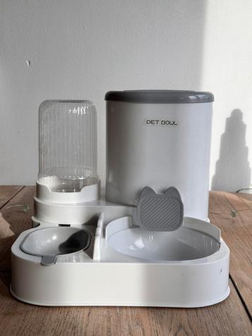 Pet bowl beschikbaar voor biedingen